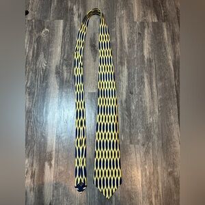 Gucci Silk Necktie Navy & Yellow Geometric Pattern | Made in Italy